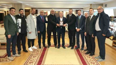 Erzurum Büyükşehir Belediye Başkanı Mehmet Sekmen, Erzurum’daki spor camiasının temsilcileri