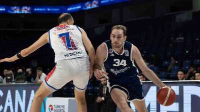 Basketbol Süper Ligi 4. haftasında Büyükçekmece Basketbol, sahasında karşılaştığı Bahçeşehir