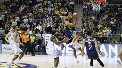 Türkiye Süper Sigorta Basketbol Süper Ligi 2. hafta maçında Fenerbahçe
