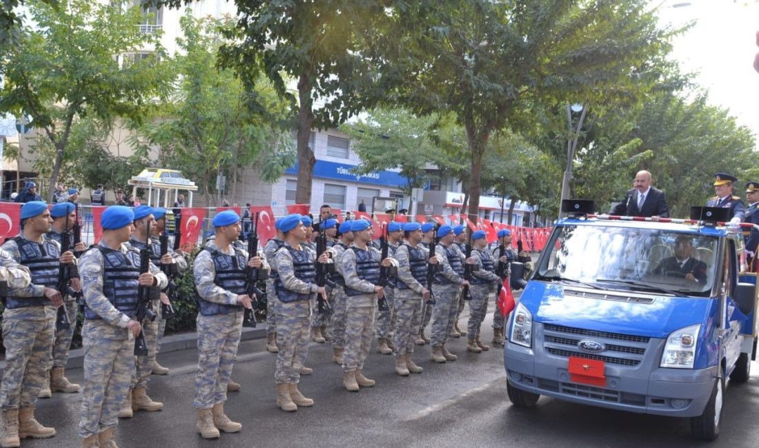 Batman’da 29 Ekim Cumhuriyet Bayramı’nın 102. yılı etkinliklerle kutlandı. Cumhuriyetin