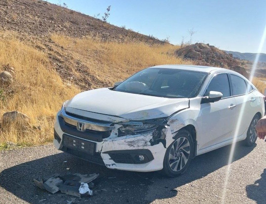 Batman’ın Gercüş ilçesinde pikap ile otomobilin kafa kafaya çarpıştığı kazada