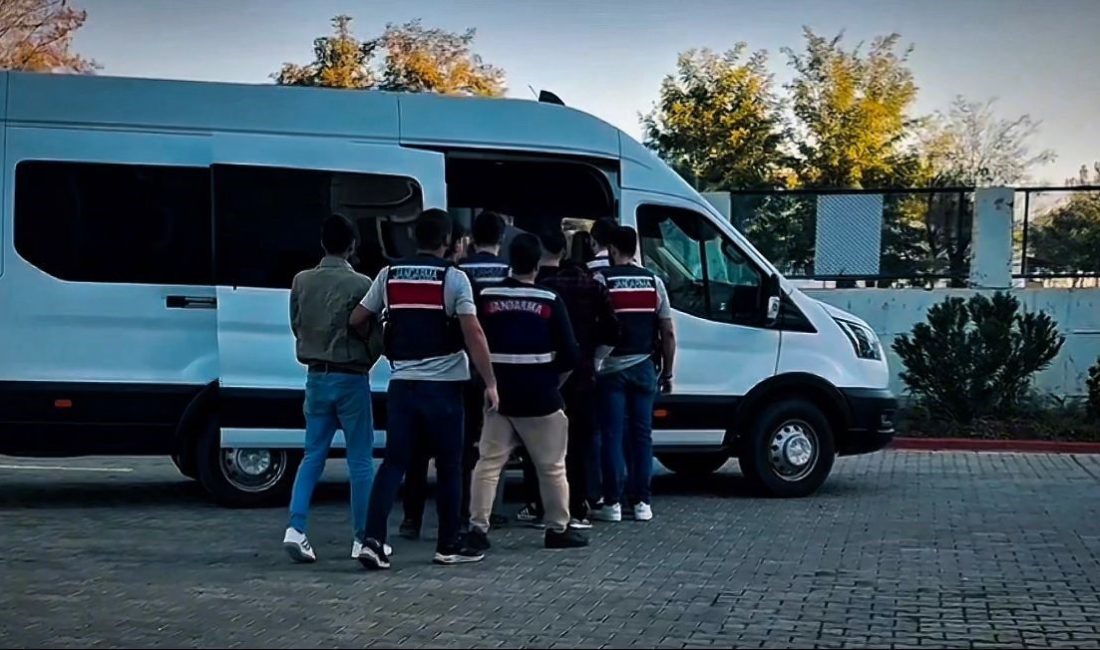 Batman’da yasa dışı sanal bahis operasyonu: 4 tutuklama Batman’da düzenlenen yasa dışı bahis operasyonunda 4 kişi tutuklandı. Batman’da