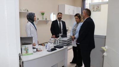 Bayburt İl Sağlık Müdürü Uzm. Dr. Harun Sivlim, beraberindeki idarecilerle