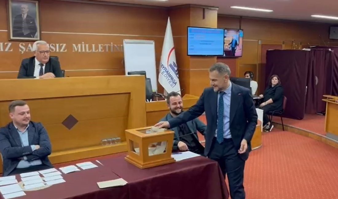 Bayrampaşa Belediye Meclisi, yolsuzluk soruşturması kapsamında tutuklanan ve görevden uzaklaştırılan