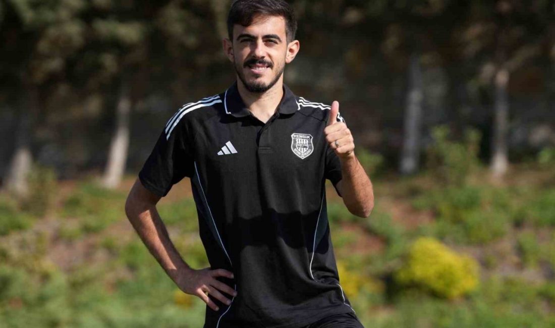 Pendiksporlu futbolcu Bekir Karadeniz, Trendyol 1. Lig’de zirve mücadelesi veren