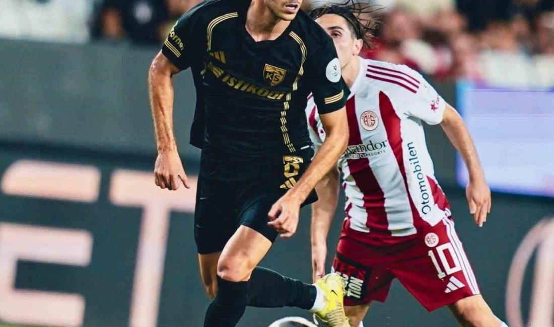 Kayserispor’un önemli oyuncularından Benes, PFDK’dan 2 maç ceza aldı. Süper