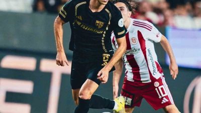 Kayserispor’un önemli oyuncularından Benes, PFDK’dan 2 maç ceza aldı. Süper