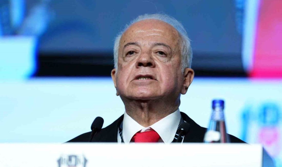 Beşiktaş’ın olağan divan kurulu başkanlık seçimi toplantısında adaylar, son konuşmalarını
