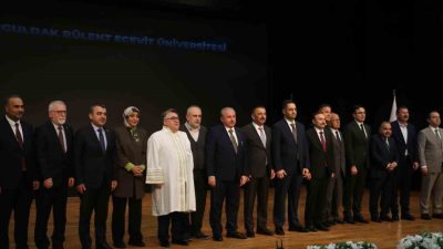 Zonguldak Bülent Ecevit Üniversitesi (BEUN) Akademik Yıl açılış töreninde konuşan