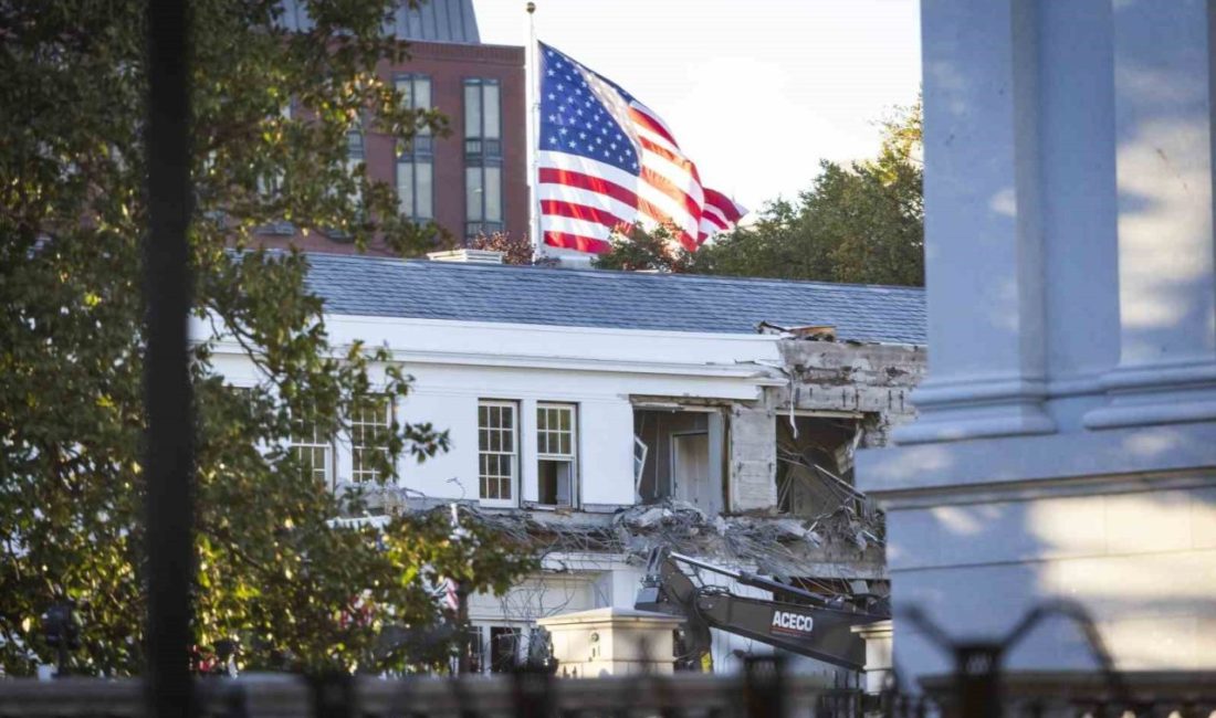 Beyaz Saray’da ABD Başkanı Donald Trump’ın binaya eklenmesini istediği 200