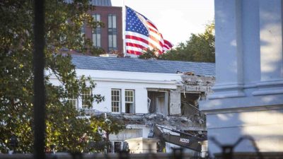 Beyaz Saray’da ABD Başkanı Donald Trump’ın binaya eklenmesini istediği 200