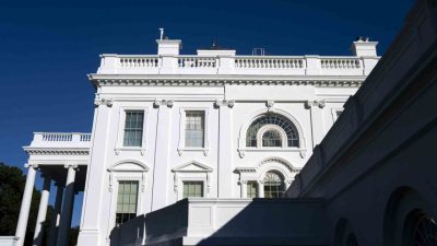 Beyaz Saray İletişim Direktörü Steven Cheung, barış ödülünü ABD Başkanı