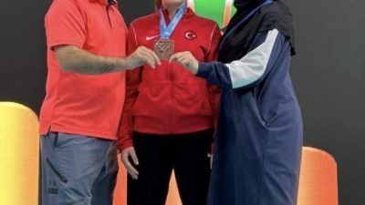 Elazığ’da düzenlenen Türkiye Karate Şampiyonası’nda Bilecikli sporcu Sena Akman, U21