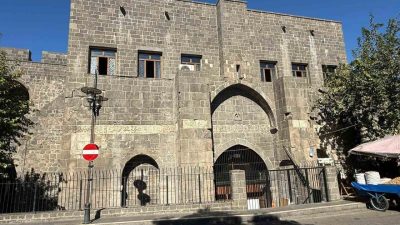 Diyarbakır’ın Sur ilçesinde, Mervaniler tarafından yapılan ve 1056 yılından beri