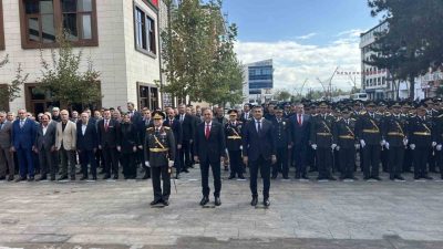 Türkiye Cumhuriyeti’nin kuruluşunun 102. yıl dönümü etkinlikleri, Bingöl’de Atatürk Anıtı’na