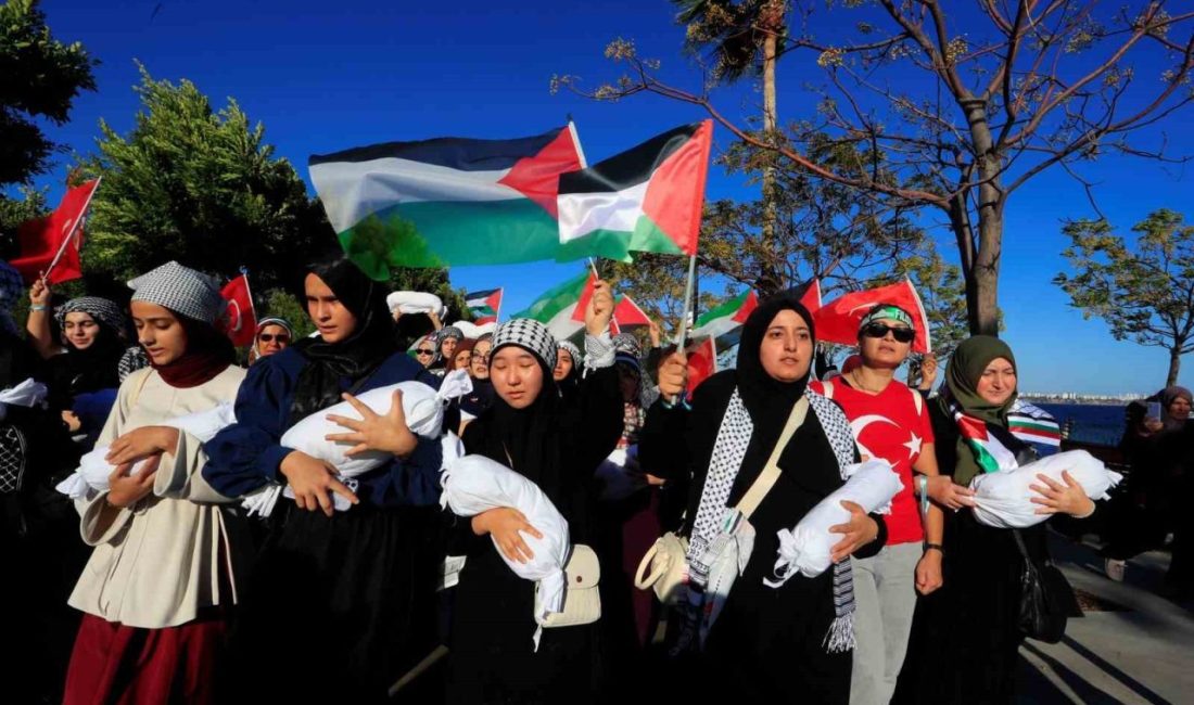 Antalya’da Gazze’deki katliama dikkat çekmek amacıyla yürüyüş düzenlendi. Binlerce kişinin