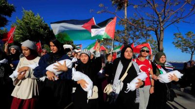 Antalya’da Gazze’deki katliama dikkat çekmek amacıyla yürüyüş düzenlendi. Binlerce kişinin