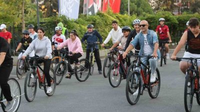 Amatör Spor Haftası etkinlikleri kapsamında düzenlenen bisiklet turunda, sporun birleştirici