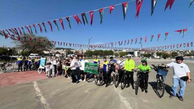 Ekolojik Yaşam Bisiklet Derneği (EKOBİD), kitap sevgisini yaymak ve çevre