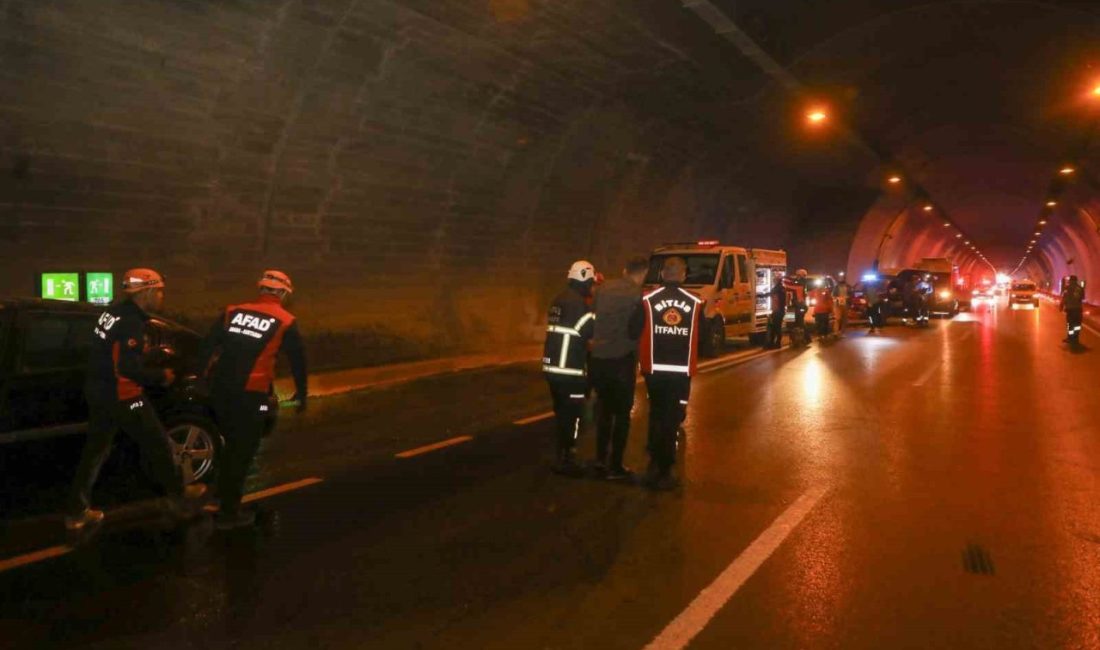 Bitlis’te trafik kazası tatbikatı gerçekleştirildi Bitlis İl Afet ve Acil Durum Müdürlüğü (AFAD) koordinesinde 8