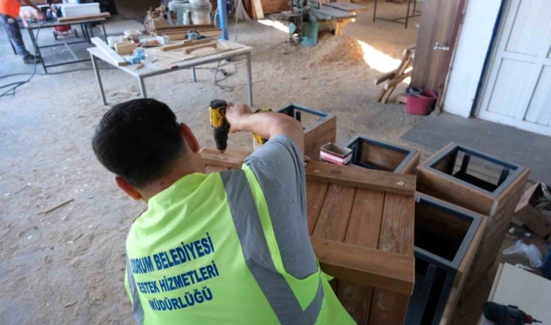 Bodrum Belediyesi, kent estetiğini güçlendirecek yeni kent mobilyaları üretiyor. Bodrum
