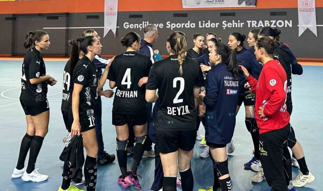 Hentbol Kadınlar Süper Ligi’nde mücadele eden Armada Praxis Yalıkavakspor, deplasmanda