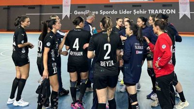 Hentbol Kadınlar Süper Ligi’nde mücadele eden Armada Praxis Yalıkavakspor, deplasmanda