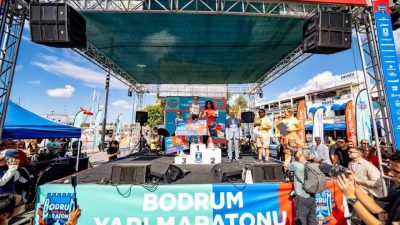Bodrum Yarı Maratonu, 2 bin 150 sporcunun katılımıyla gerçekleşti. 21K