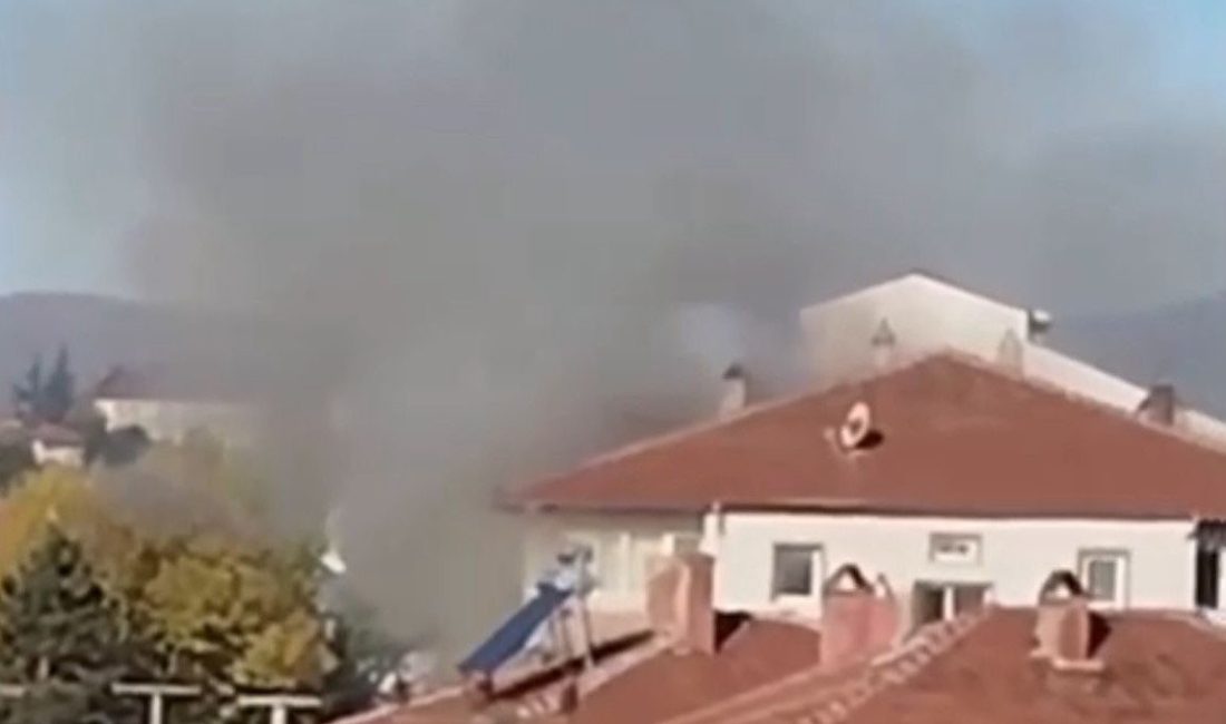 Bolu’nun Çıkınlar Mahallesi’nde bulunan 5 katlı bir apartmanın üçüncü katında