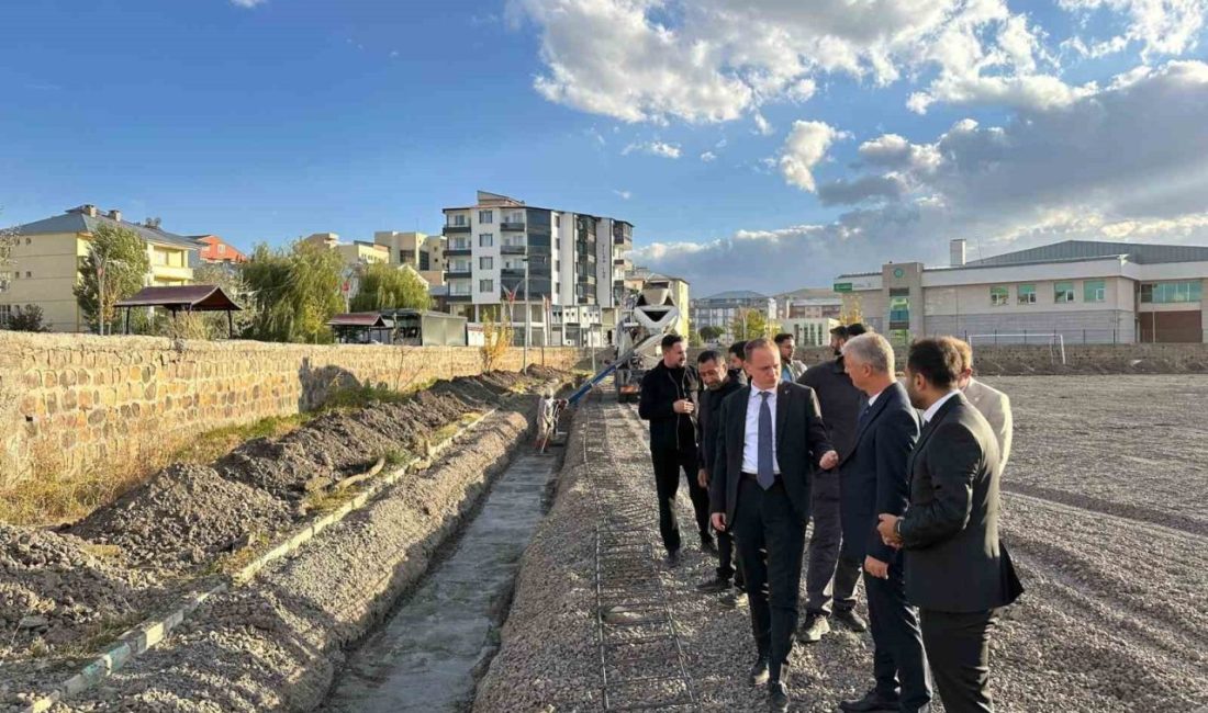 Muş’un Bulanık ilçesindeki stadyumda yenileme çalışmalarına başlandı. Bulanık Kaymakamı Ömer