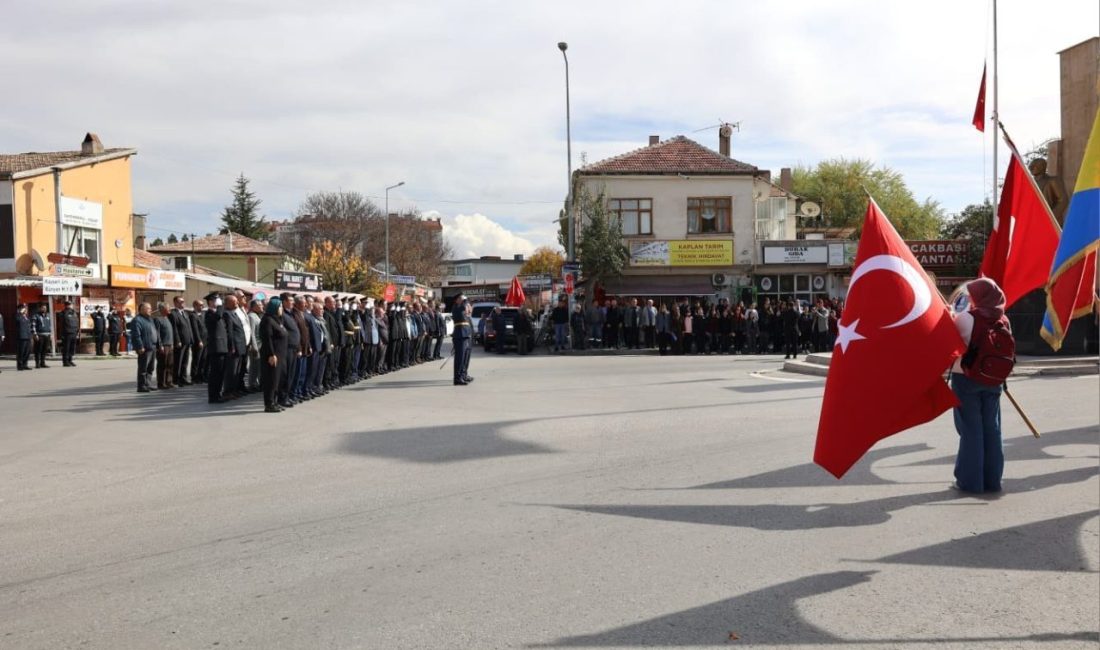 Bünyan’da 29 Ekim Cumhuriyet Bayramı dolayısıyla çelenk sunma töreni gerçekleştirildi.