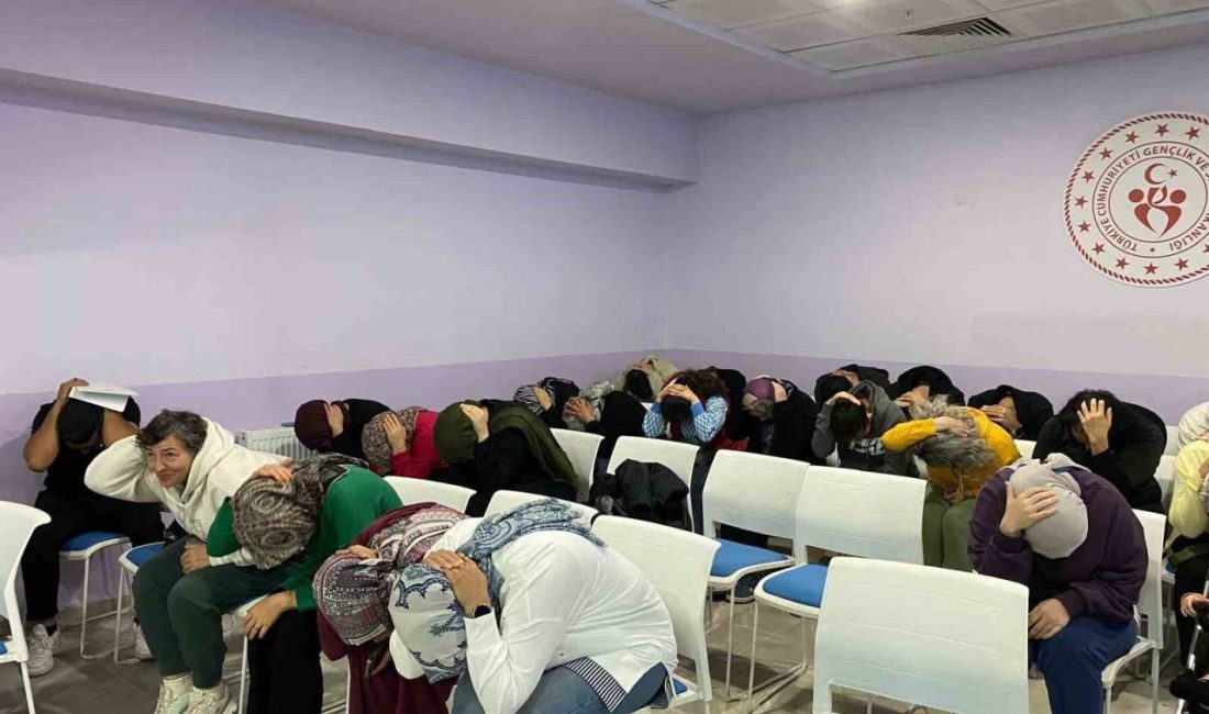 Burdur’da afete karşı eğitimler devam ediyor Burdur AFAD İl Müdürlüğü tarafından Gençlik ve Spor İl Müdürlüğü
