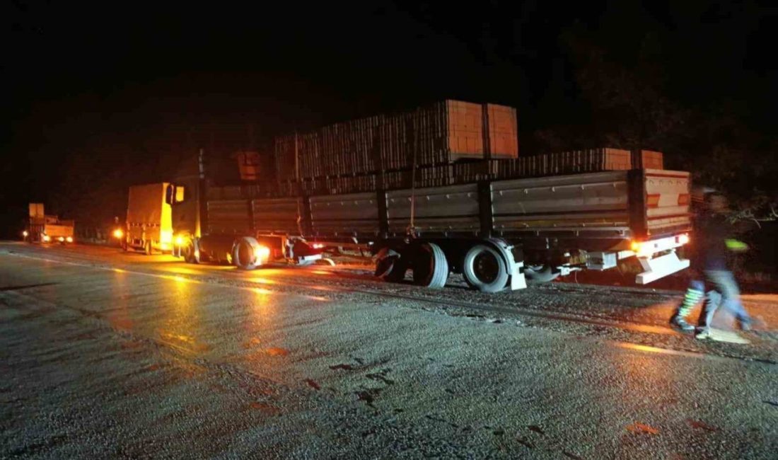 Burdur’da otomobil ile tır çarpıştı: 1 ölü, 2 yaralı Burdur’da otomobil ile tırın çarpışması sonucu meydana gelen trafik kazasında