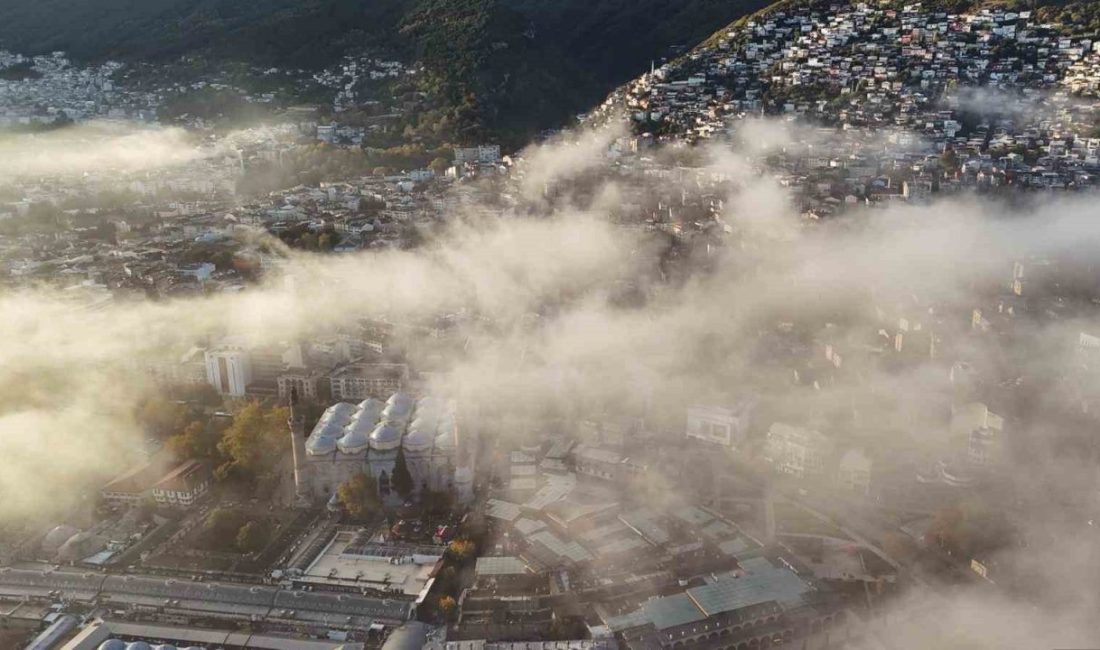 Bursa güne sisle uyandı. Dün yaşanan şiddetli yağış yerini sisli