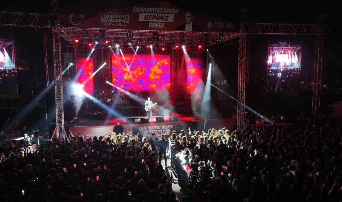 Bursa Büyükşehir Belediyesi, 29 Ekim Cumhuriyet Bayramı’nı kentin dört bir