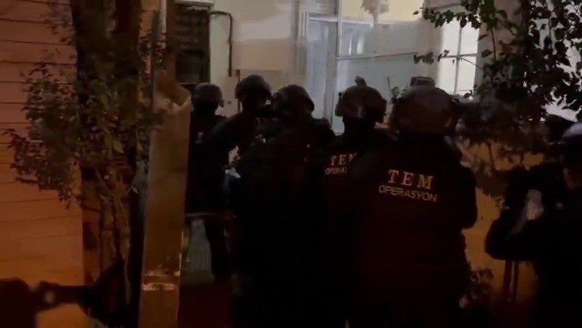 Bursa Emniyet Müdürlüğü Terörle Mücadele Şube Müdürlüğü ekiplerince DEAŞ silahlı