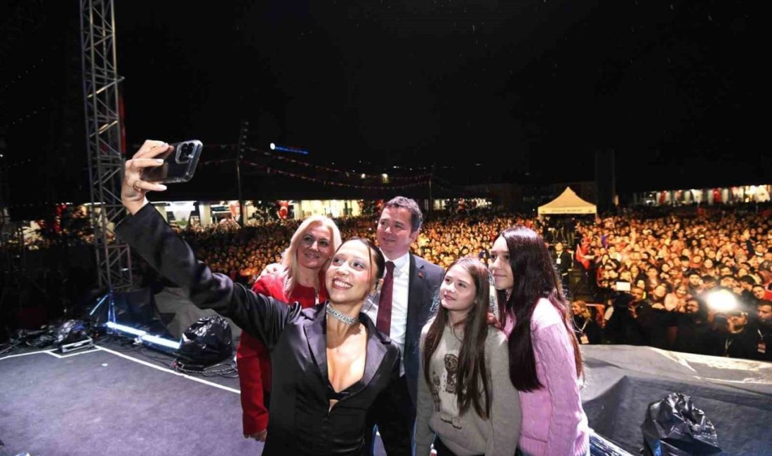 Osmangazi Belediyesi, 29 Ekim Cumhuriyet Bayramı kutlamaları kapsamında muhteşem bir