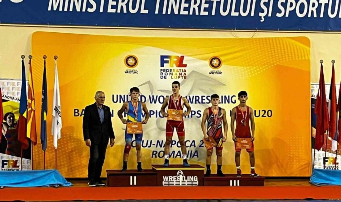 Bursa Büyükşehir Belediyespor Kulübü sporcuları Rüstem Öztürk ve Deniz Ayhan,