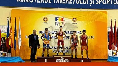 Bursa Büyükşehir Belediyespor Kulübü sporcuları Rüstem Öztürk ve Deniz Ayhan,