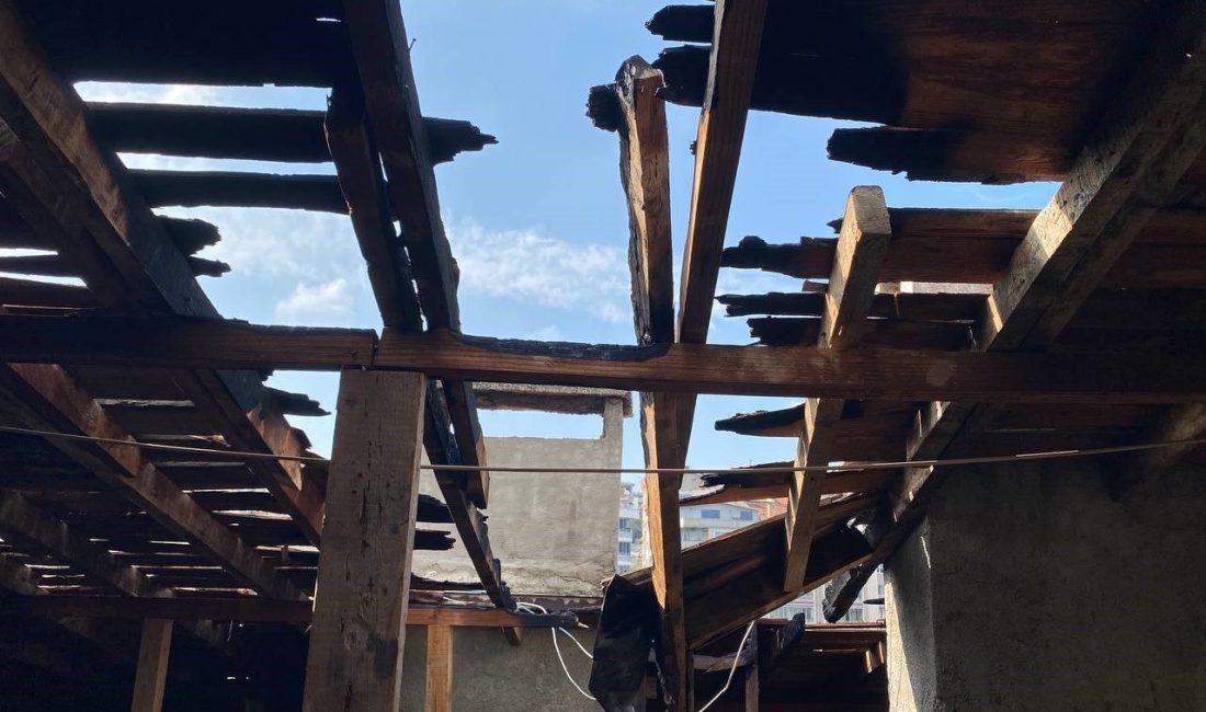 Bursa’nın Mudanya ilçesi Güzelyalı Yalı Mahallesi’nde bulunan Feyizoğlu Apartmanı’nda 4.