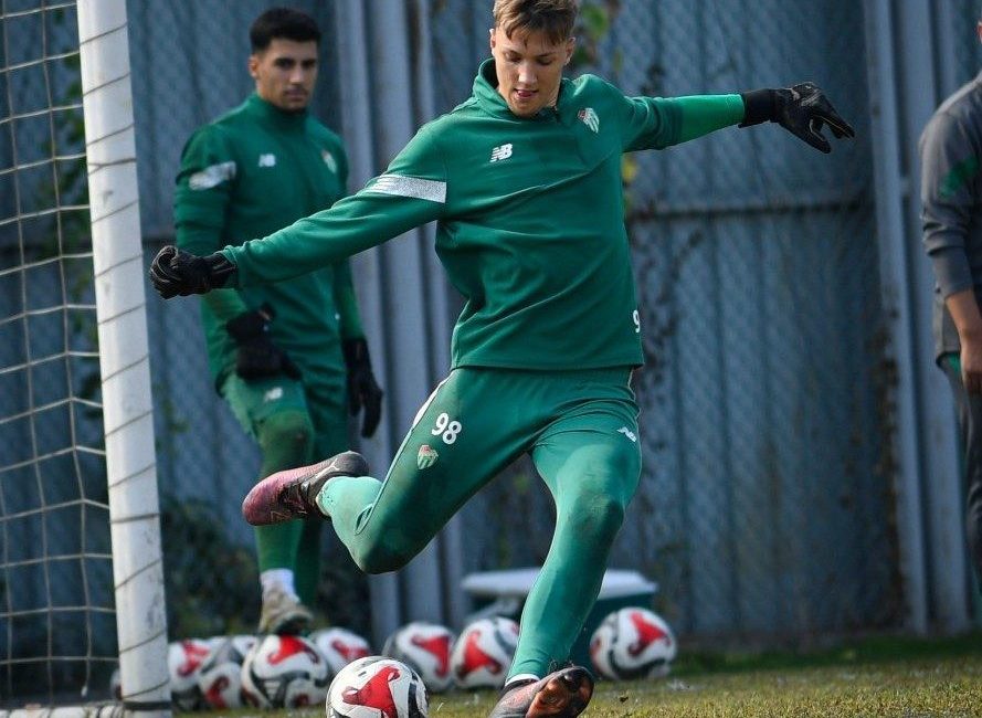Bursaspor, Aksaray deplasmanı hazırlıklarını sürdürüyor Bursaspor, TFF 2. Lig’in 9. haftasında deplasmanda oynayacağı Kuzeyboru 68