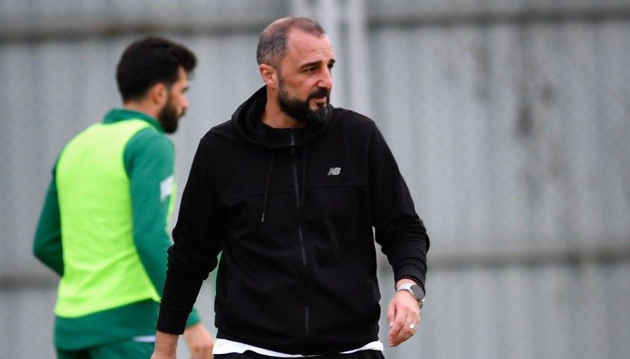 Son iki maçta alınan mağlubiyetlerin ardından Bursaspor’da teknik direktör Adem