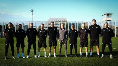 Bursaspor, yeni teknik direktör Tahsin Tam yönetimindeki teknik ekibini resmen
