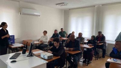 Antalya Büyükşehir Belediyesi tarafından düzenlenen budama, gübreleme ve toprak analizi