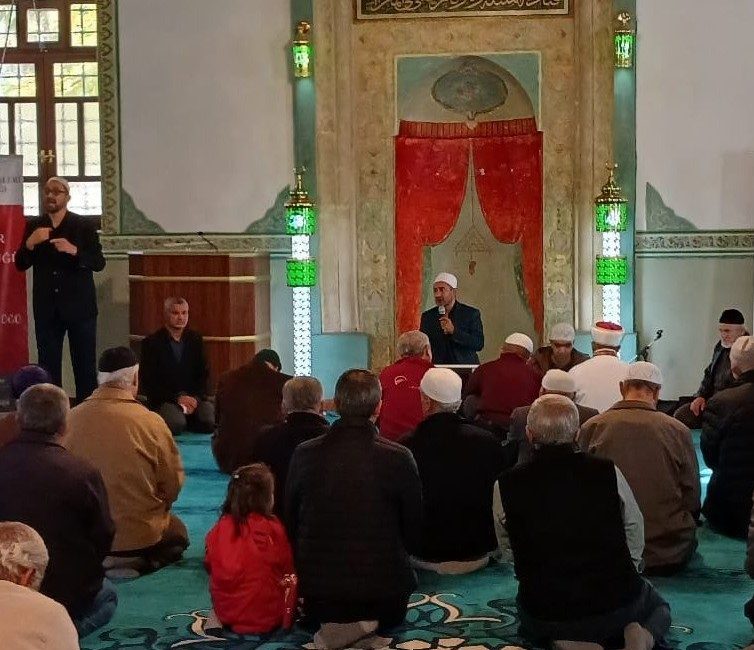 Eskişehir İl Müftülüğü tarafından düzenlenen Cami Engelli Buluşması programı, anlamlı