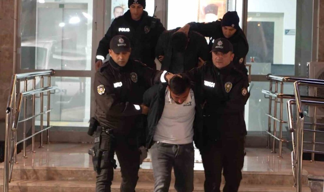 Cezaevi firarisinin kaçış denemesi başarısız oldu: Kilometrelerce süren kovalamaca sonrası yakalandı Kırıkkale’de polis ekiplerinin “dur” ihtarına uymayan cezaevi firarisi, yaşanan kovalamaca