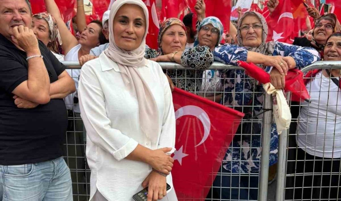 Cumhuriyet Halk Partisi (CHP) Aksu Kadın Kolları Başkanı Menzil Çakmak,