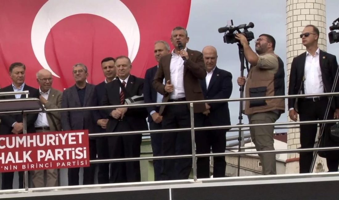 Casusluk suçlamasıyla ifade veren Ekrem İmamoğlu’na destek için İstanbul Adliyesi’ne