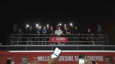 CHP Genel Başkanı Özgür Özel, partisi tarafından Sarıyer’de düzenlenen mitinge