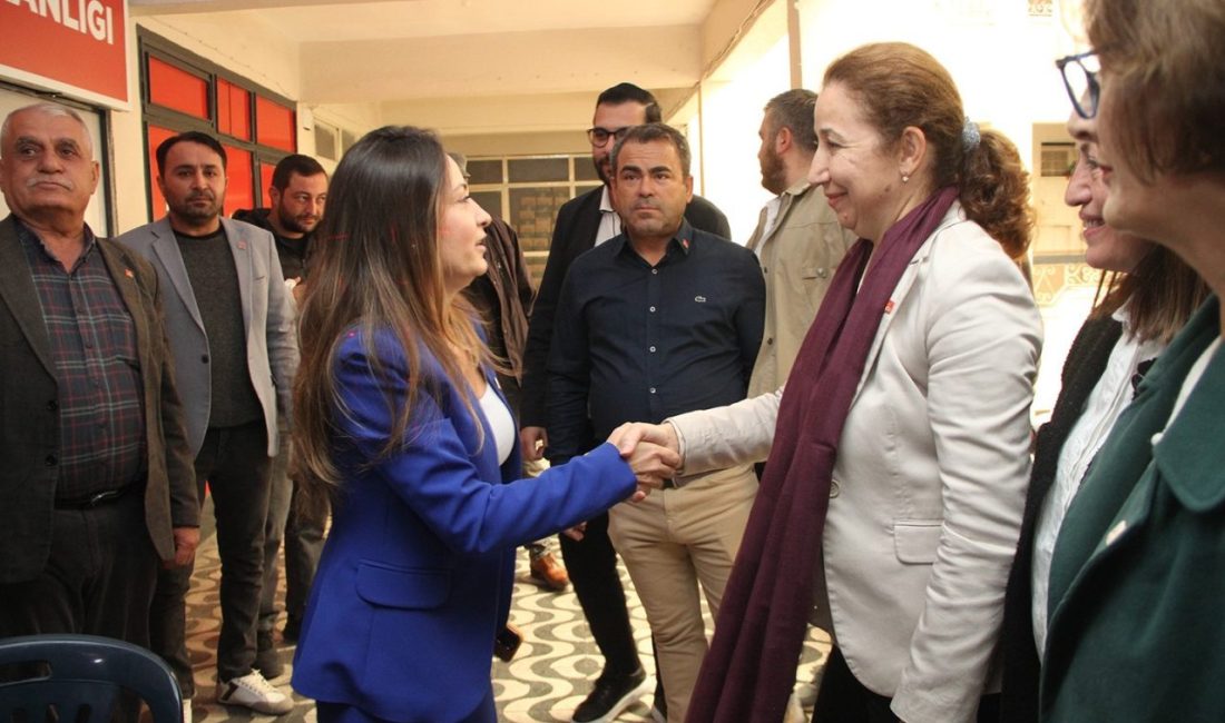 CHP İl Başkanı Özalper, Kula’da partisinin ilçe yönetimiyle buluştu Cumhuriyet Halk Partisi (CHP) Manisa İl Başkanı İlksen Özalper, partisinin